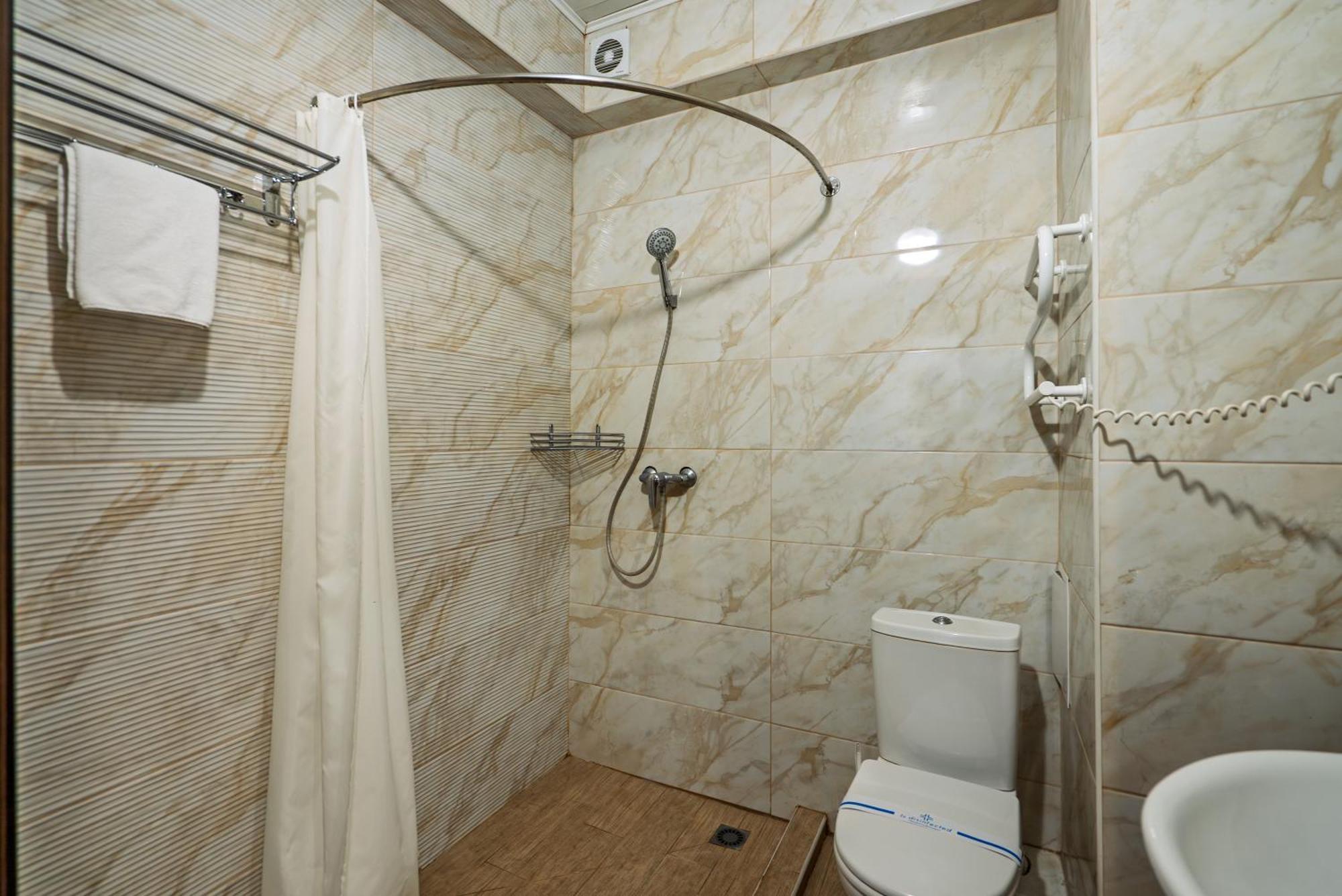 Congress Hotel Verhovina Petropavlovskaya Borshchagovka Exteriör bild