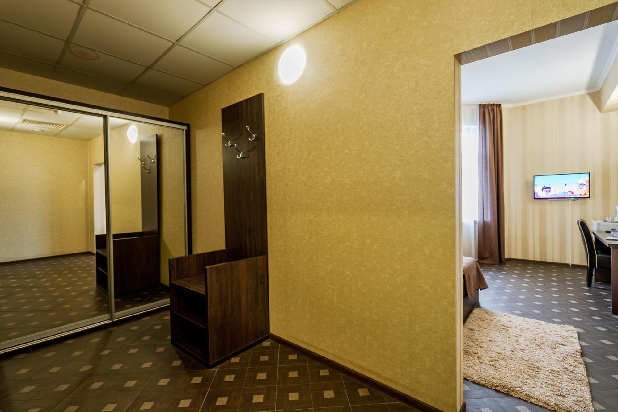 Congress Hotel Verhovina Petropavlovskaya Borshchagovka Exteriör bild
