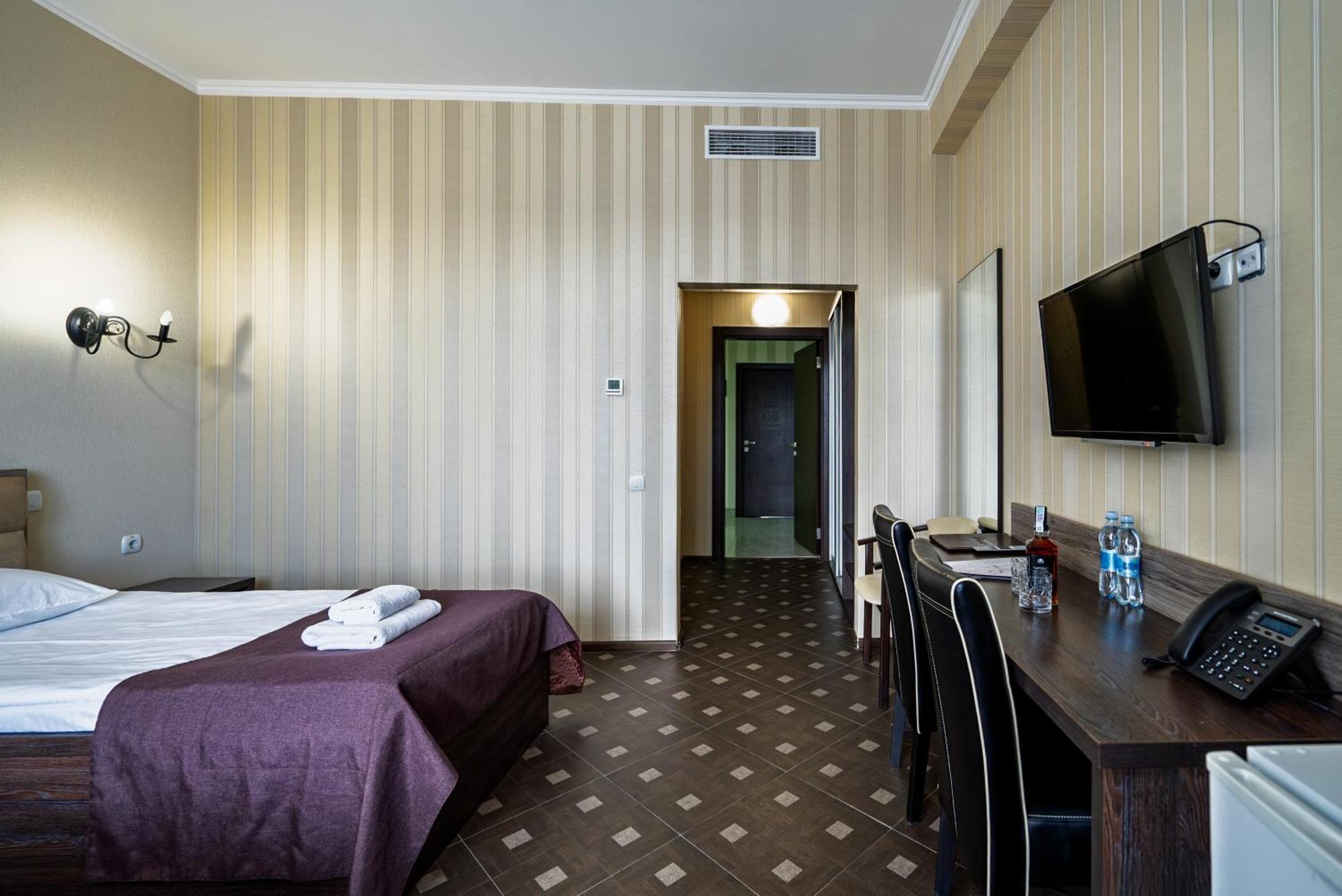 Congress Hotel Verhovina Petropavlovskaya Borshchagovka Exteriör bild