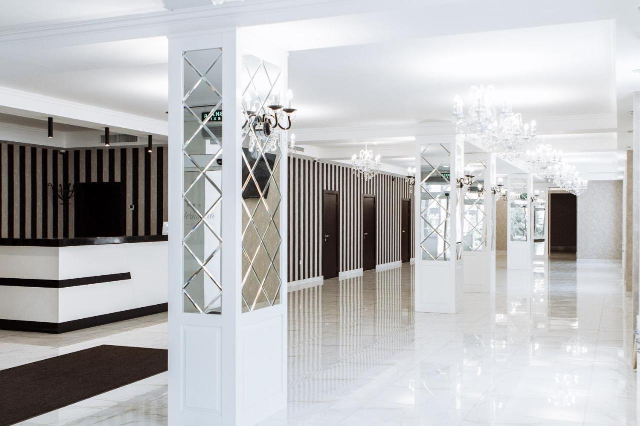 Congress Hotel Verhovina Petropavlovskaya Borshchagovka Exteriör bild