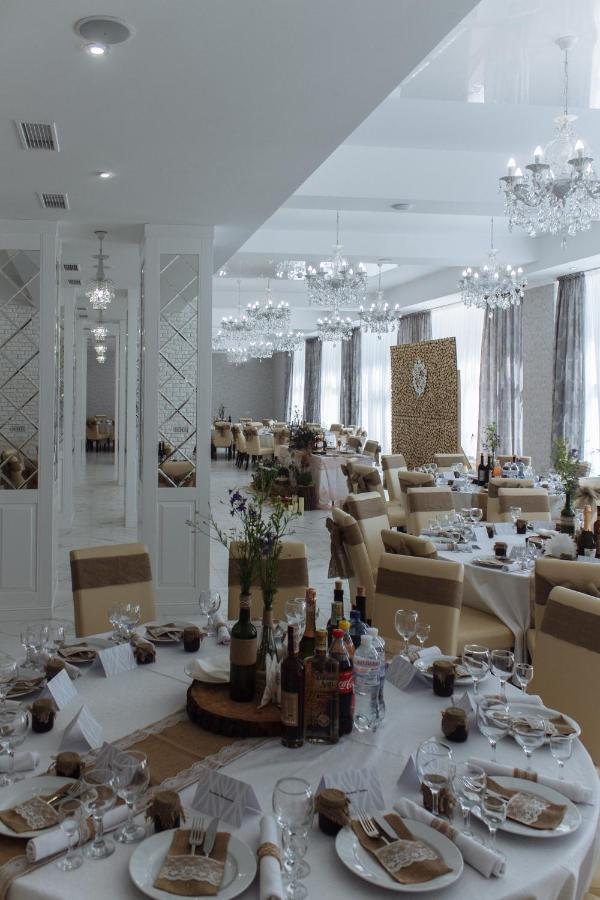 Congress Hotel Verhovina Petropavlovskaya Borshchagovka Exteriör bild